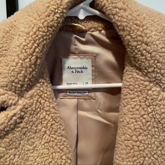 Abercrombie & Fitch Sherpa Teddy Coat - Picture 2 of 3